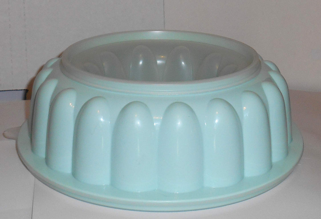 Vintage Tupperware Jello Mold with Lid — CHIMIYA