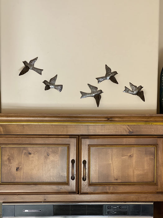 Metal Birds Wall Decorations, Set of 5 3D Wings, Small Hanging Birds, Decorative Indoor Outdoor Chirping Birds, Handmade
