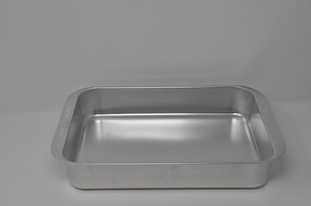 Nordic Ware Natural Aluminum Commercial Cake Pan with Lid, Rectangle Pan  with Lid Silver, 9 x 13
