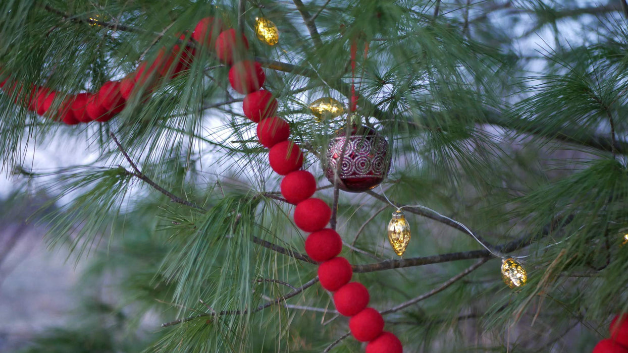 Red & White Felt Pom Poms Garland, Christmas Decorative Garland